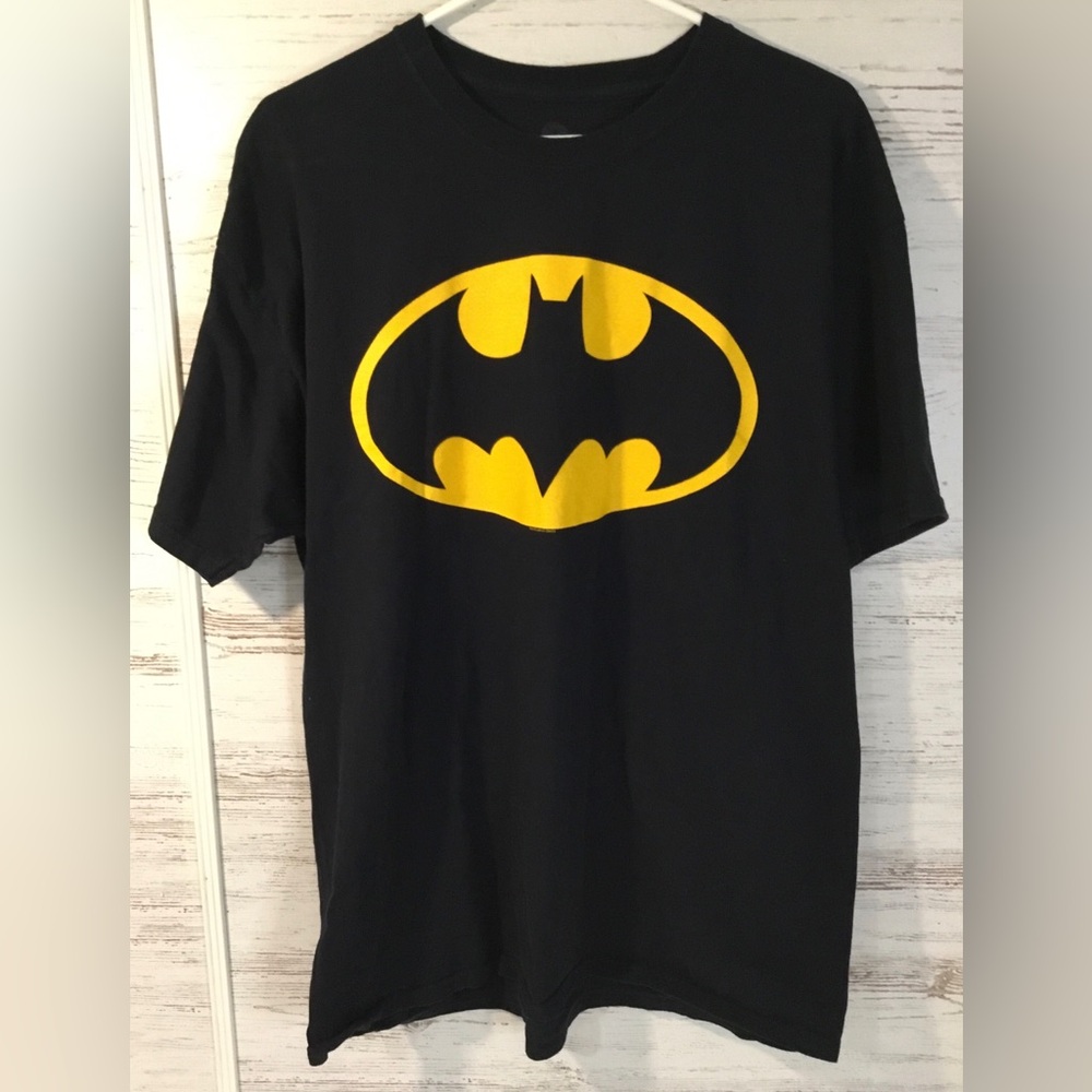 Black Batman Logo Graphic Tee - Men's Casual Shirt